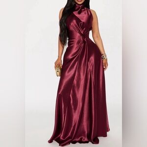 Elegant Sleeveless Satin Evening Gown in Burgundy